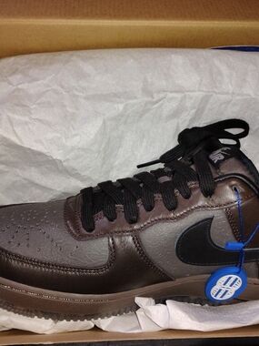 Nike Men’s Brown/Black Low-Top Sneakers